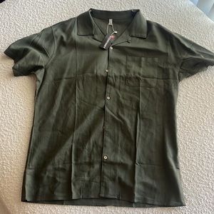 Men’s Botton Down Green top. Large.